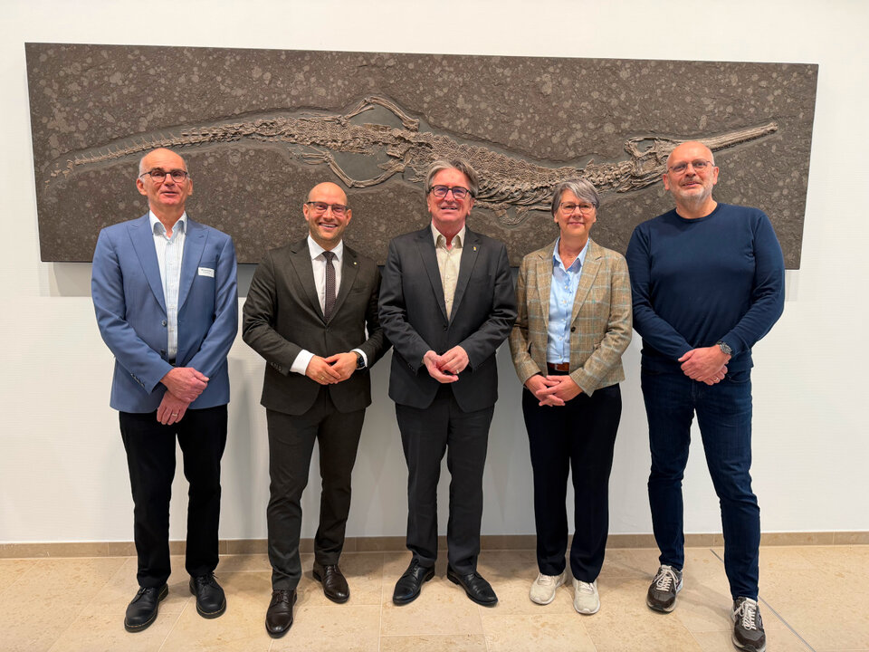 Sozialplaner Michael Köber, Landrat Marcel Musolf, Sozialminister Manne Lucha, Sozialdezernentin Katharina Kiewel und Chefarzt Dr. Gunter Joas (von links)