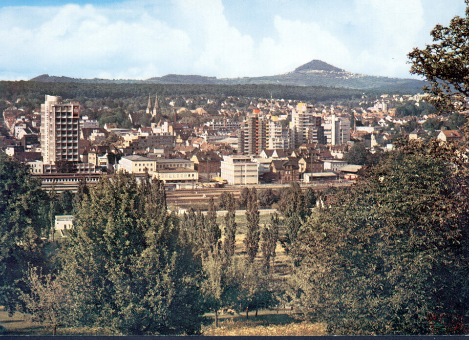 Göppingen aus Richtung Süden mit Blick auf den Hohenstaufen, um 1970