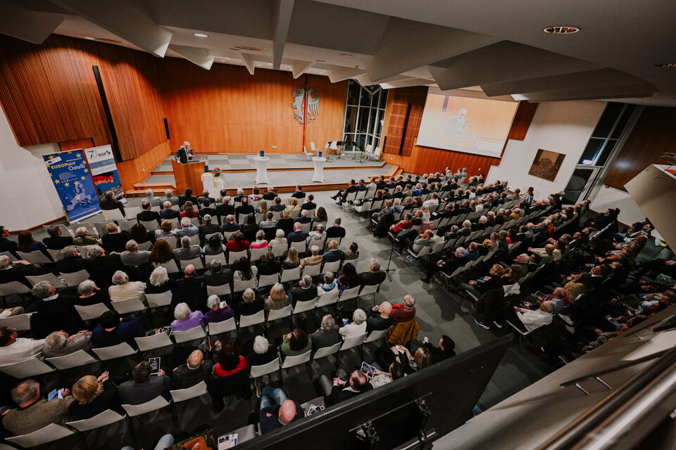 Volles Haus im Landratsamt Ostalbkreis – rund 400 Gäste kamen zum Neujahrsimpuls für Europa.