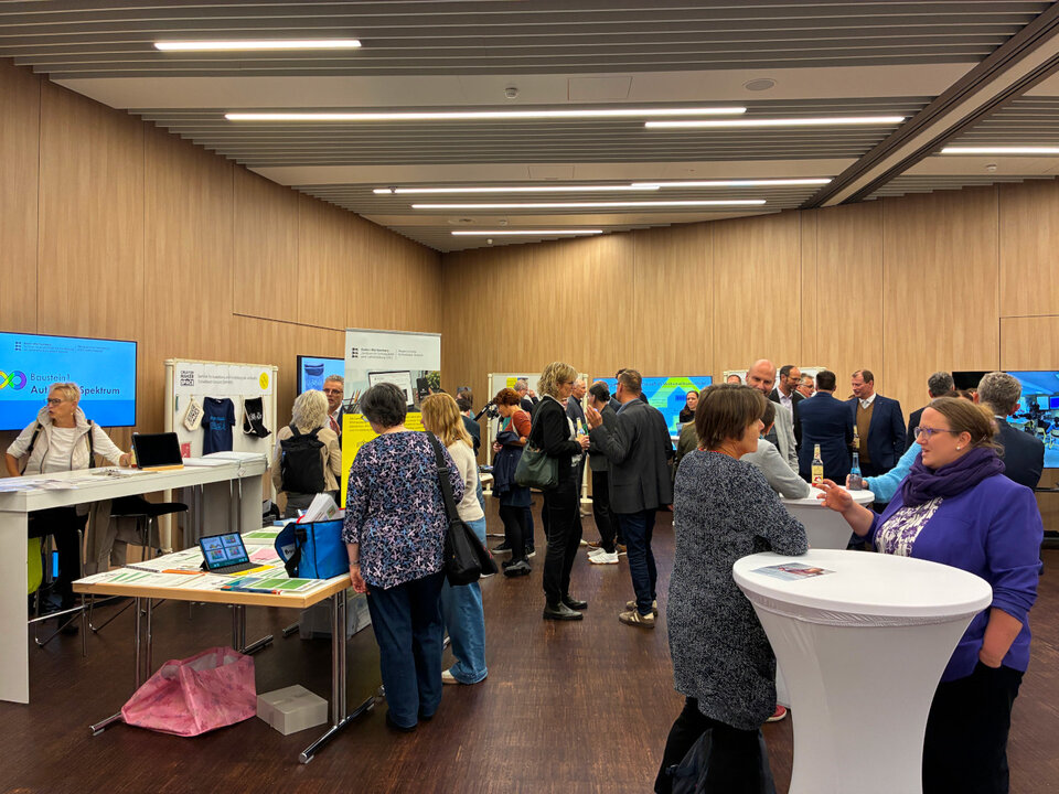 Auf reges Interesse stieß der „Marktplatz der Möglichkeiten“.