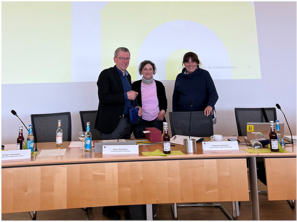 Die Obfrauen verabschieden Herrn Lottermann in den Ruhestand.