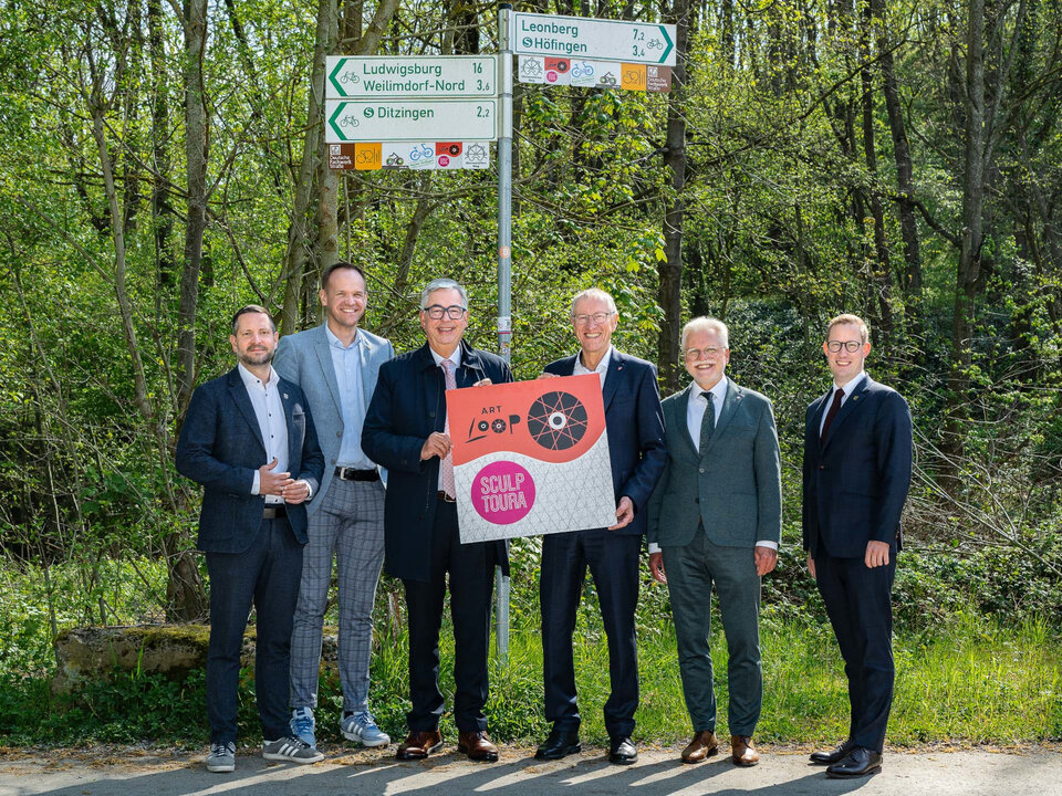 Von links: Schwieberdingens Bürgermeister Stefan Benker, Hemmingens Bürgermeister Thomas Schäfer, Landrat Landkreis Ludwigsburg Dietmar Allgaier, Landrat Landkreis Böblingen Roland Bernhard, Ditzingens Oberbürgermeister Michael Makurath, Leonbergs Oberbürgermeister Tobias Degode 