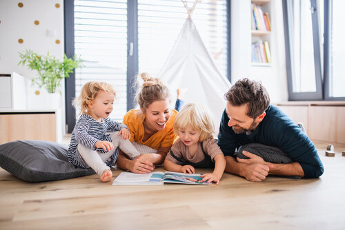 In den zurückliegenden Jahren haben sich die Familienstrukturen grundlegend verändert. Traditionelle Vorstellungen von Familie, die auf dem Modell von Vater, Mutter und Kindern basieren, haben an Bedeutung verloren.