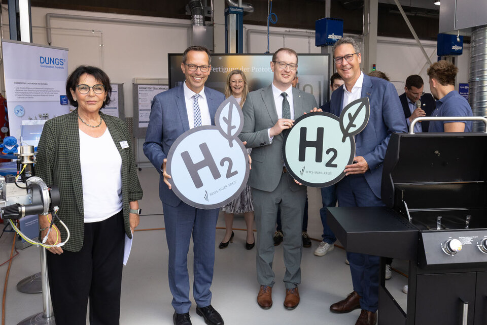Dr. Isolde Fleuchaus, Leiterin der Gewerblichen Schule Backnang, Thomas Dörflinger, Staatssekretär im Ministerium für Wirtschaft, Handwerk und Tourismus, Backnangs Oberbürgermeister Maximilian Friedrich und Landrat Dr. Richard Sigel