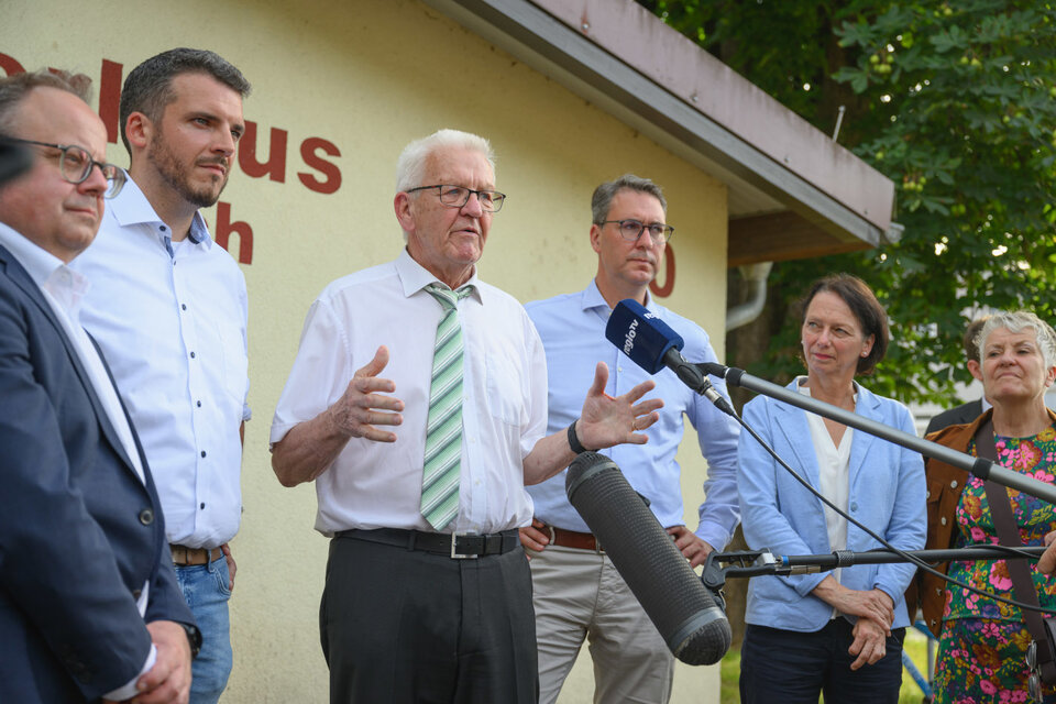 OB Hornikel (Schorndorf), BM Ahrens (Rudersberg) beim Besuch von Ministerpräsident Kretschmann in Rudersberg mit Landrat Dr. Sigel und Regierungspräsidentin Bay