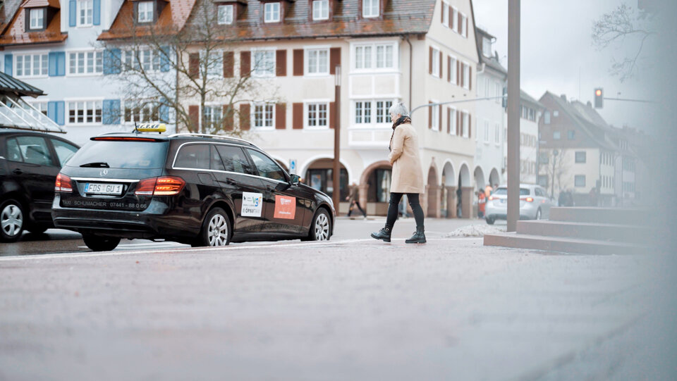 Bürgerinnen und Bürger des Landkreises Freudenstadt profitieren von der Mobilitätsgarantie, die ihnen innerhalb einer Stunde ein ÖPNV-Angebot verspricht. 