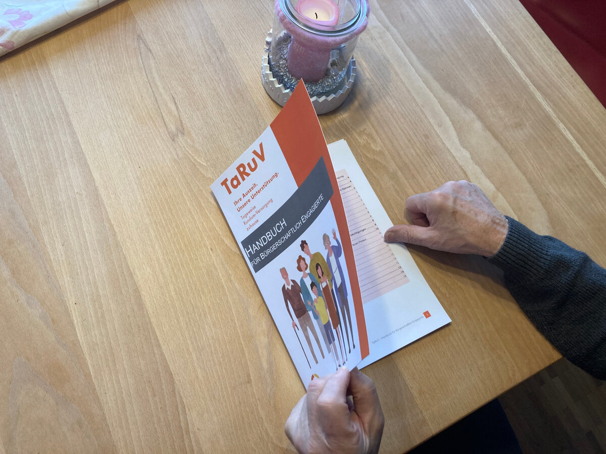 Das Handbuch von TaRuV bietet Hilfen für Engagierte.