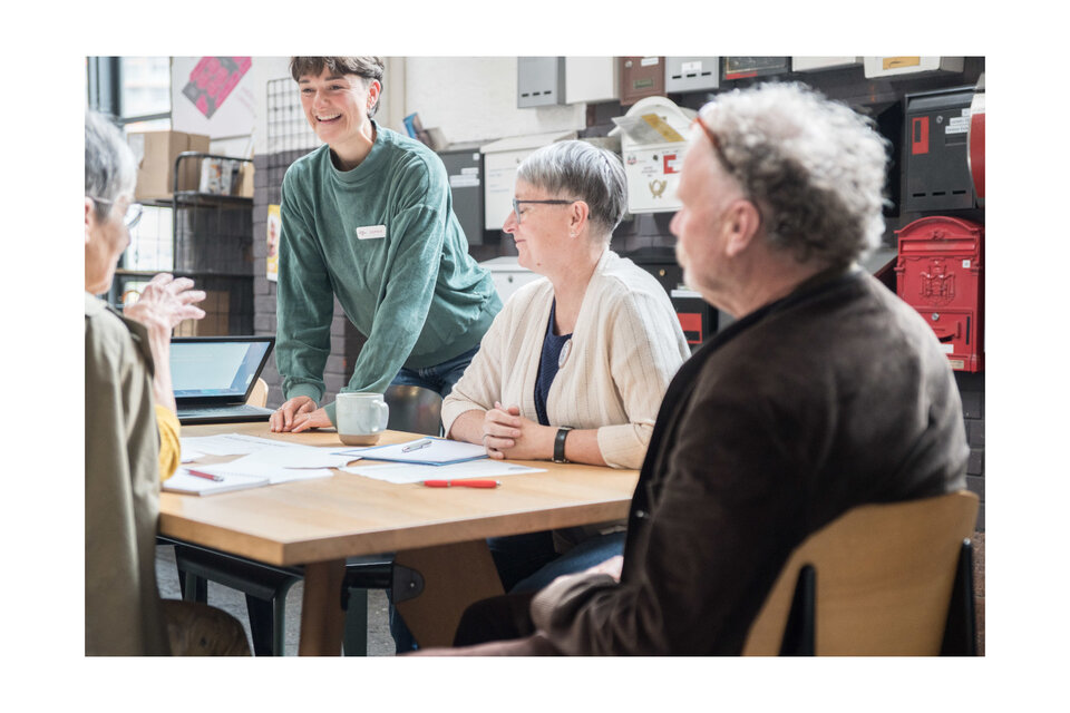 Die Projekt-Teams arbeiten gemeinsam an ihrer Innovations-Idee für die ambulante Pflege.