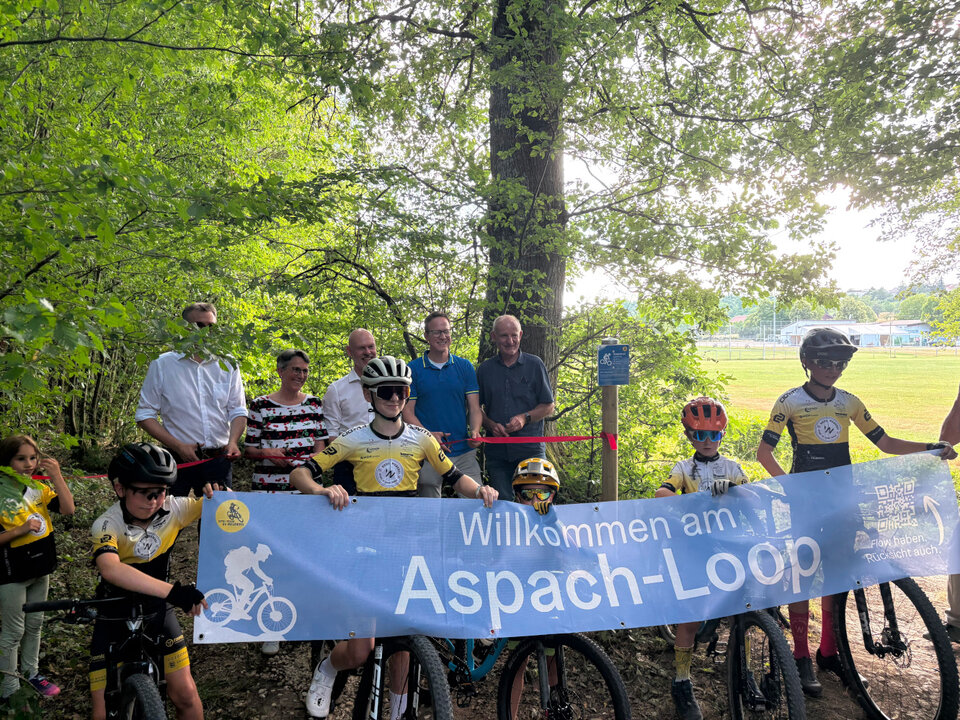 Kurz vor dem Startschuss zur Eröffnung der neuen Mountainbike-Trails. 
