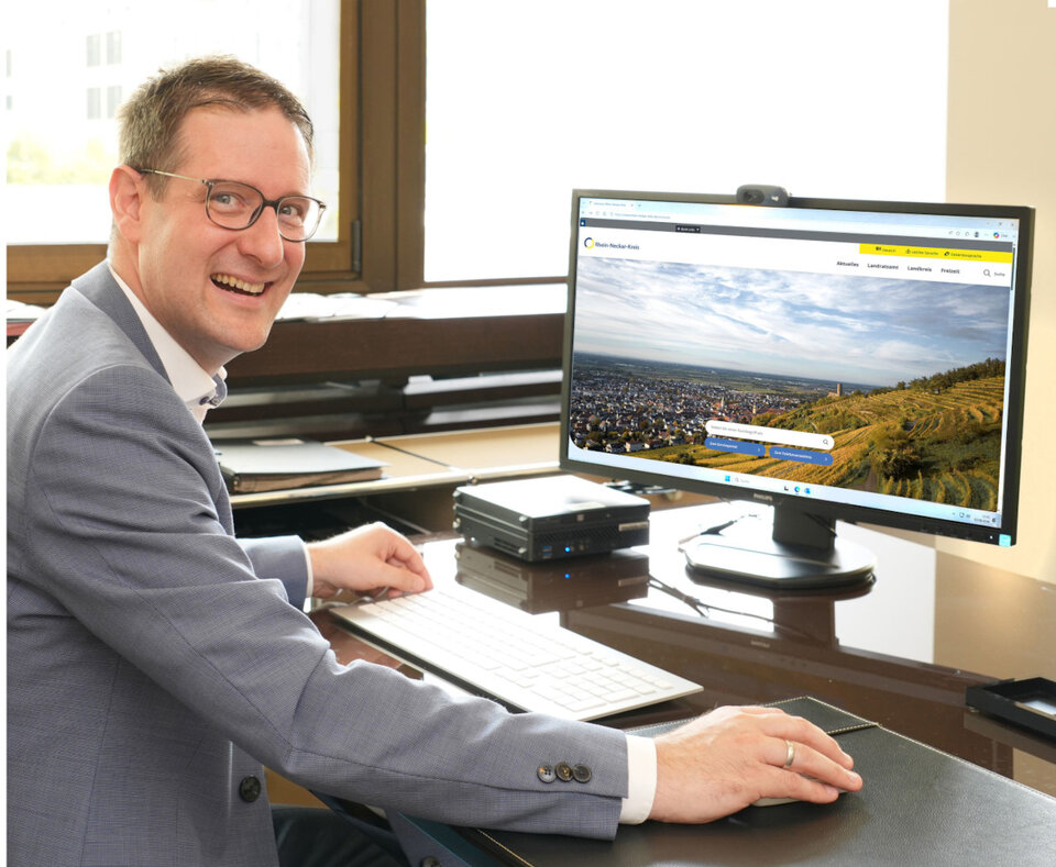 Landrat Manuel Just freut sich über den neuen Webauftritt des Rhein-Neckar-Kreises.