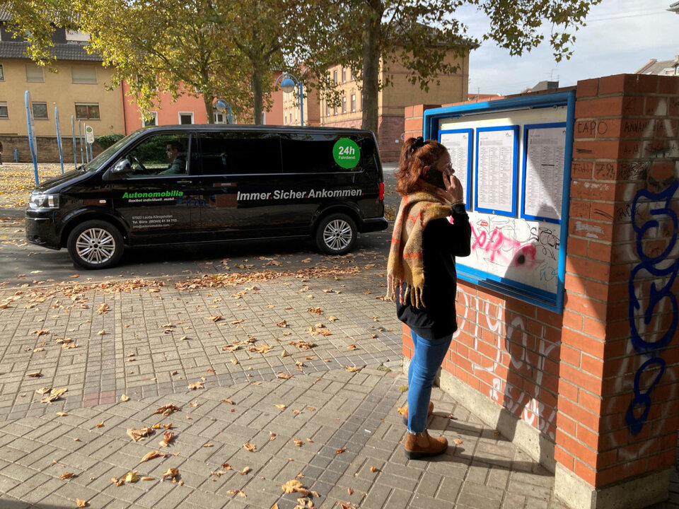 Meilenstein des Mobilitätskonzeptes im Main-Tauber-Kreis erreicht. Eine Million Kilometer hat das Ruftaxi mit Fahrgästen zurückgelegt. Ruftaxifahrten können online, per App oder telefo-nisch bestellt werden. 